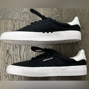 ADIDAS MENS SHOES US 8.5